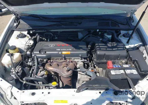 2005 Toyota Camry Xle z USA, uszkodzony, nr VIN 4T1BE30K75U029634